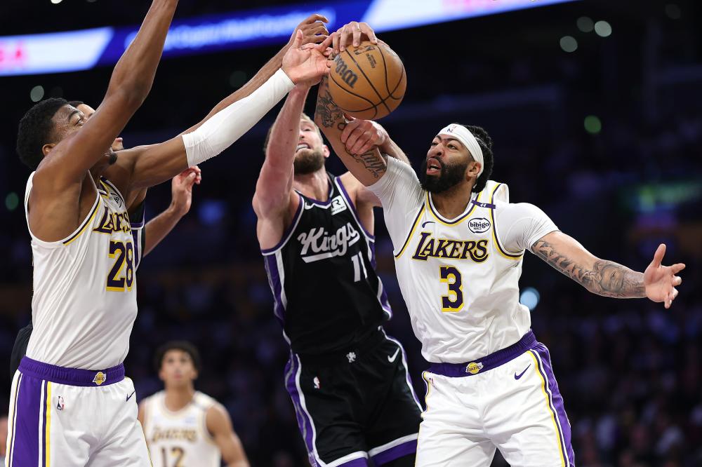 更是他对家 更是他对家