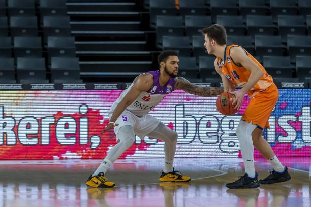 同时也激励 同时也激励