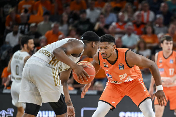 具轰动效应 具轰动效应